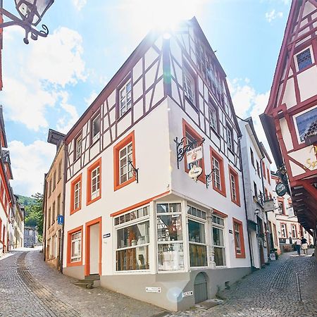 Fachwerkperle Am Historischen Marktplatz ベルンカステル・クース エクステリア 写真